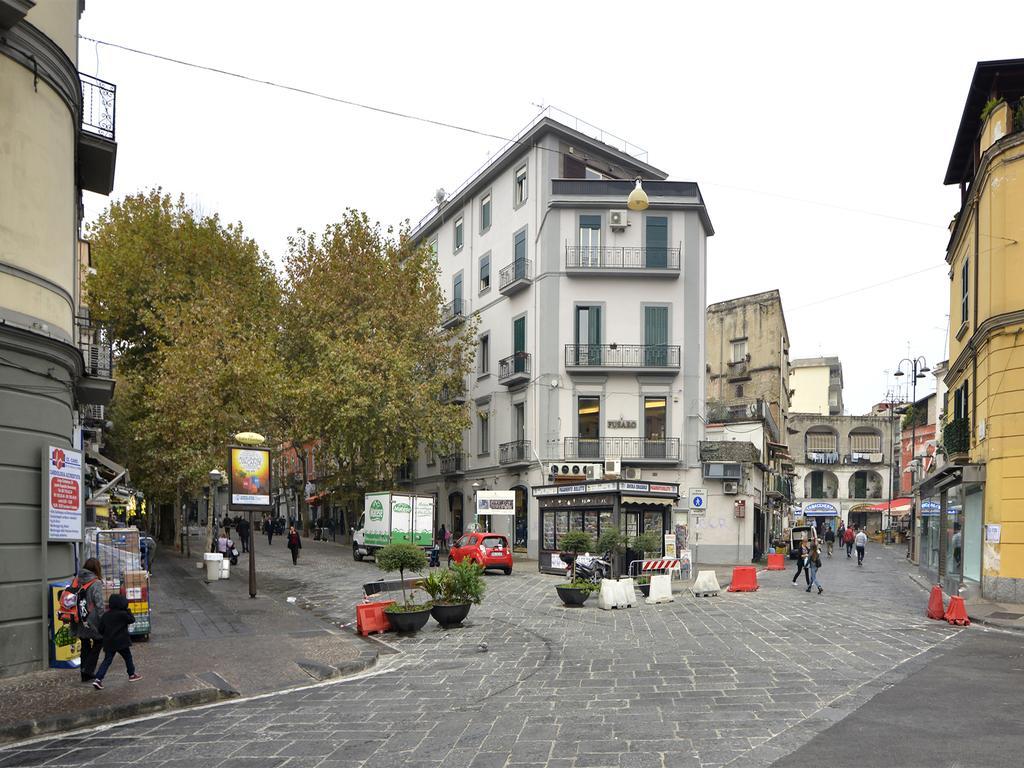 La Piazza Al Vomero Neapel Exteriör bild